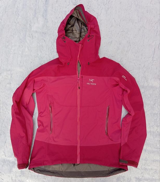 Vând geacă dama Arcteryx!