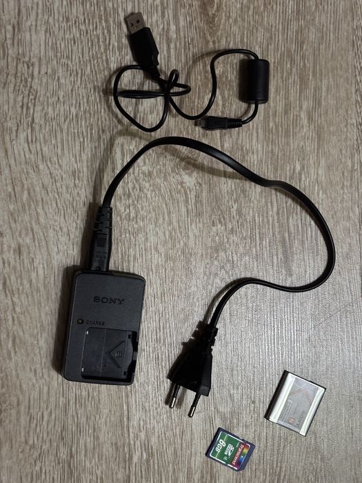 Цифровая камера SONY