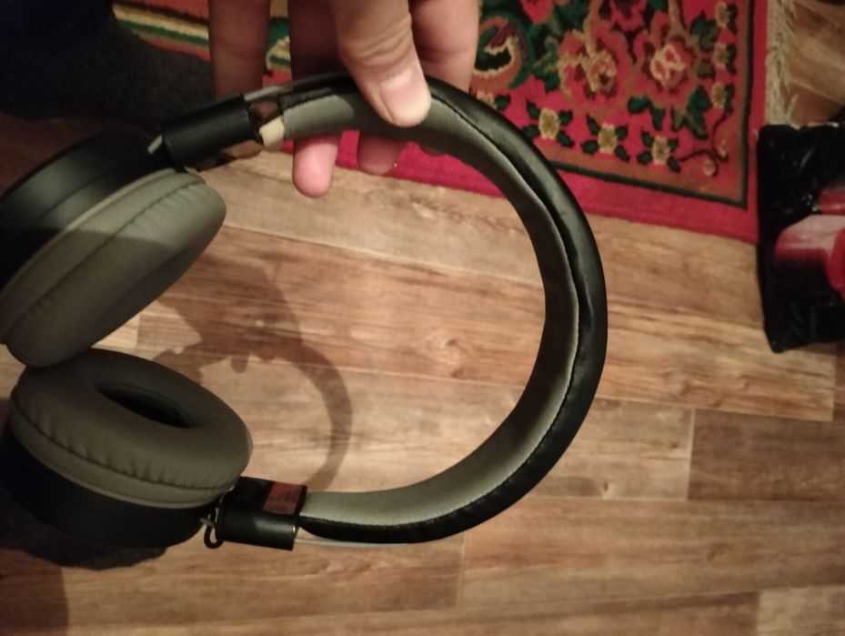 Без провадной наушник