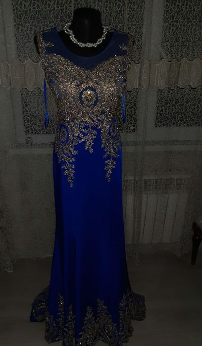 Вечернее платья.