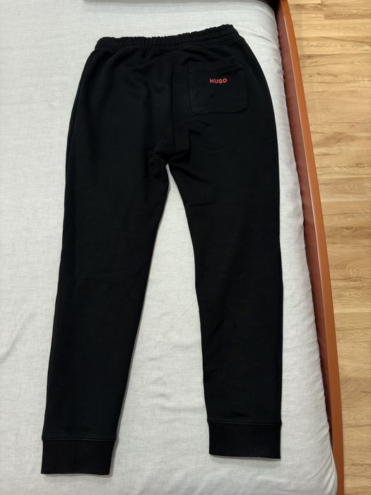 Pantaloni negri Hugo