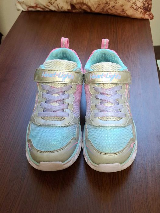 Маратонки skechers и nike