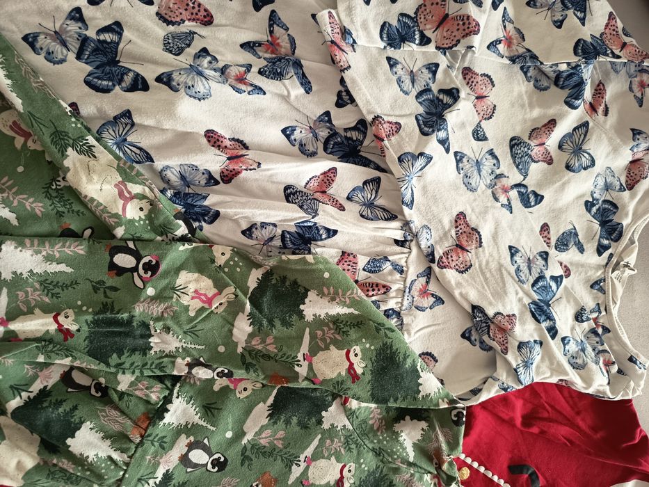 Два лота роклички за момичета