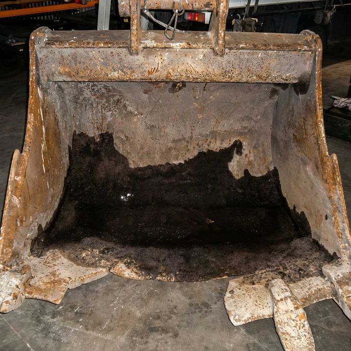 Ремонт на повредени багерни кофи