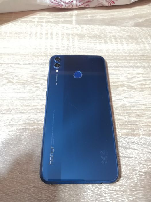 Honor 8x много запазен