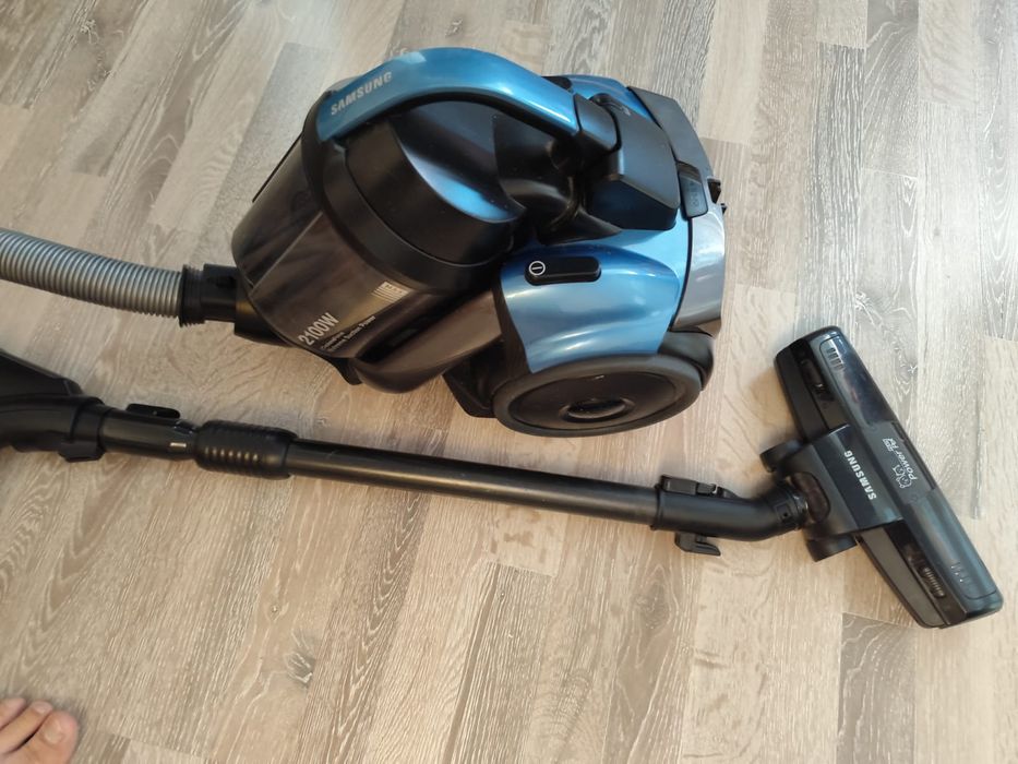 Продам пылесос срочно