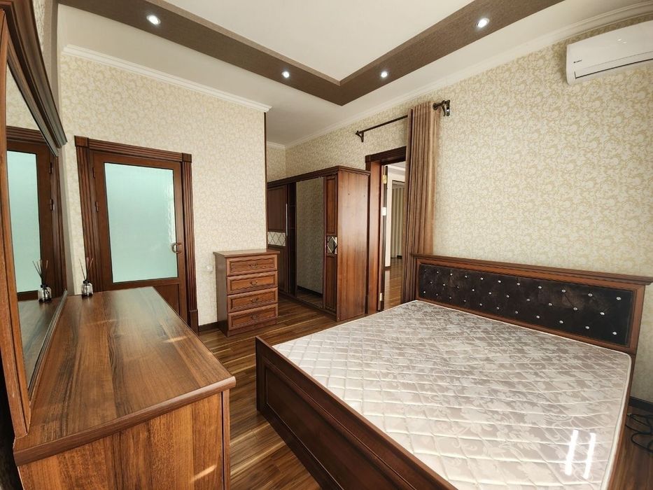 Arenda Shayxontohur toshmi yaqinida hovli ijaraga ful komplekt 2 sanuz