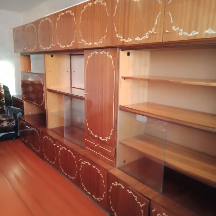 Продам гостиный гарнитур-стенку. Б/у. Торг.