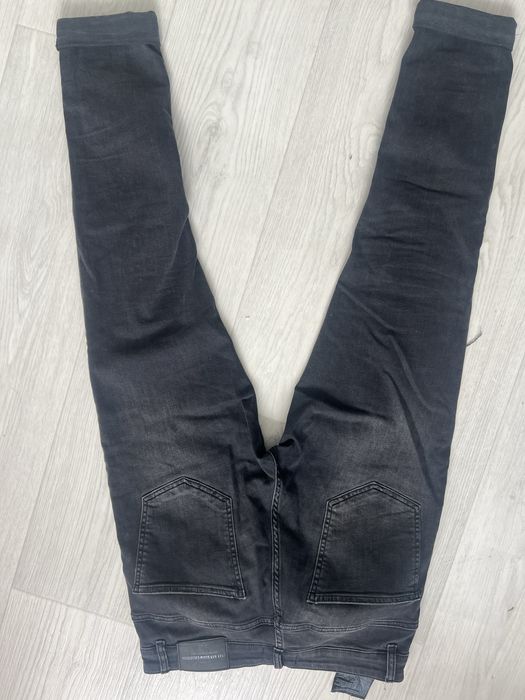 Blugi zara 50 lei  per bucata