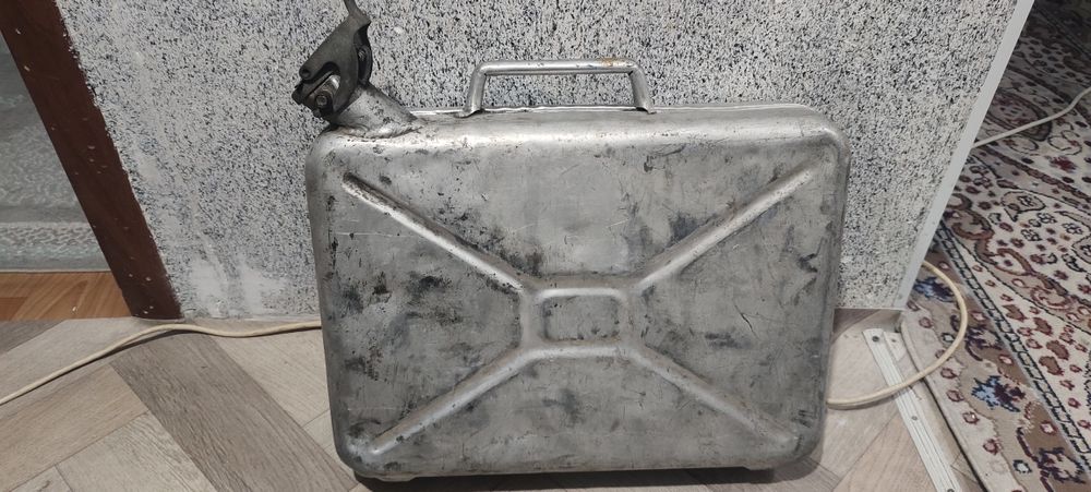 Продам канистра 20 л, алюминовый