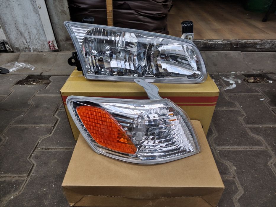 Камри 25 фара американец