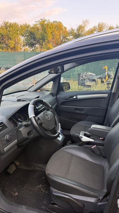 Piese Opel Zafira b 2010