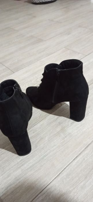 Botine elegante, căptușite