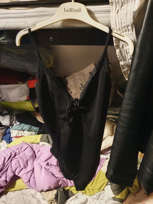 Body negru bershka marimea L
