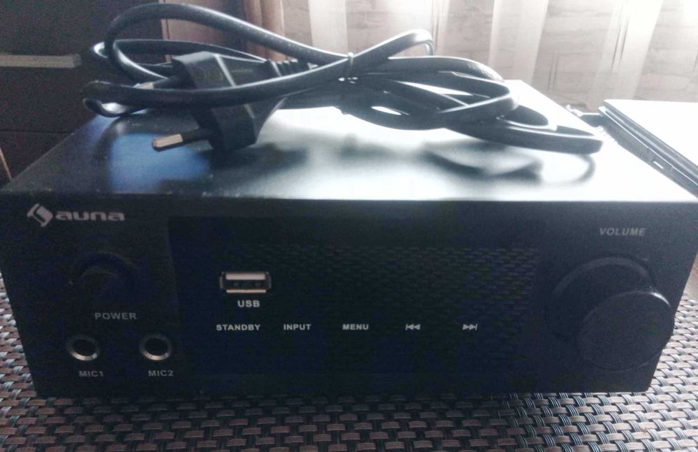 Компактен усилвател Ауна