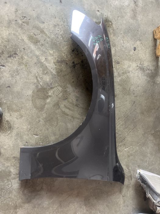 aripa stanga fata audi a4b8