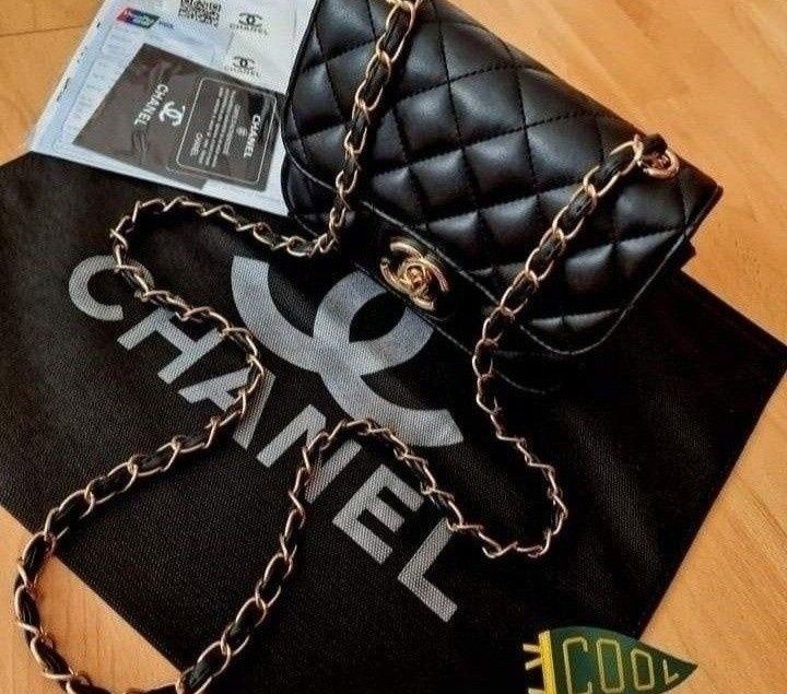 Geanta Chanel mini ,l9go metalic auriu, saculet, etichetă incluse