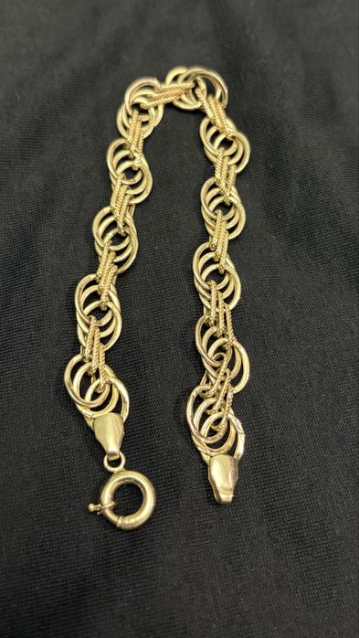 Brosslet sotiladi,срочно продаю бросслет.