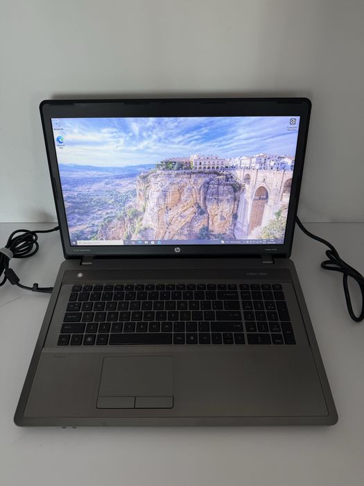 Laptop HP ProBook 4740s, Ecran Mare + Geantă și Accesorii, Componente Noi