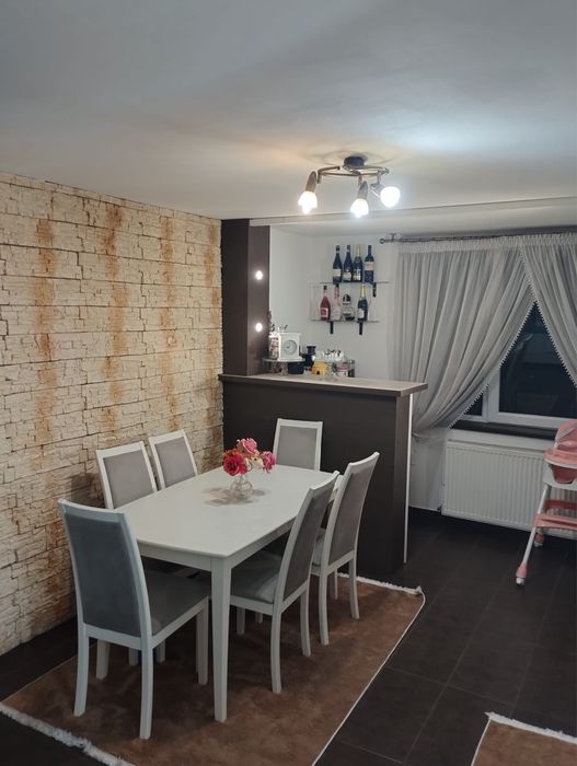 Proprietar - vând apartament 2 camere decomandat, etaj 1, zona  Big, str St.  O. Iosif colț cu Violetelor