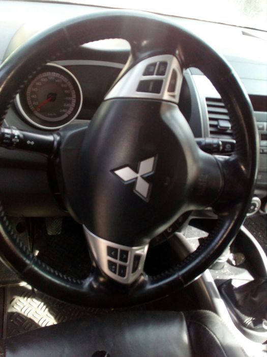 Продавам Митсубиши Аутлендар.2.0tdi.На части.