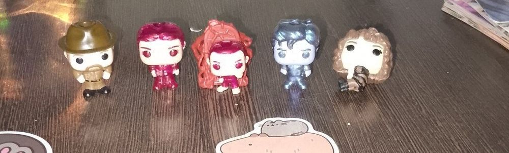 киндер из серии stranger things