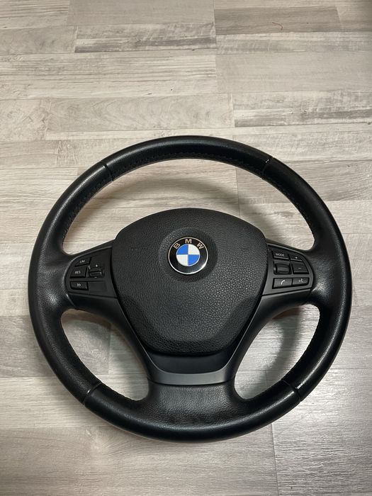 Bmw f30 волан - като Нов