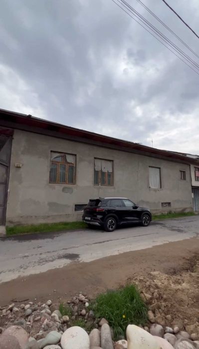 Xonabodda hovli sotiladi, 9 sotiq.