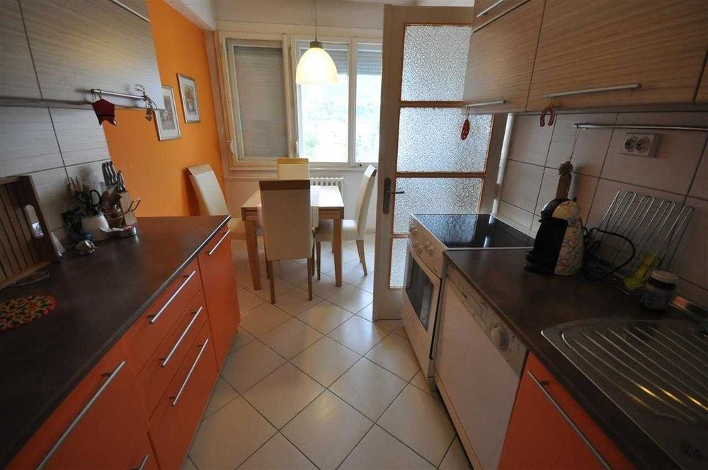 Дава се под наем Тристаен апартамент в Пловдив, Гагарин - 90 кв.м за 367.2 € - Снимка #4