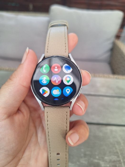 Smartwatch Samsung Galaxy Watch4, 40mm, LTE, SILVER+ Pachet 4 curele & Folie sticlă