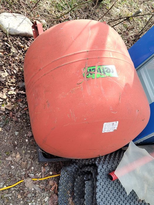 Vând vas expansiune Reflex200 litri