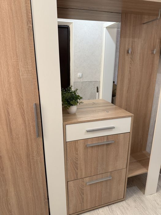 Продаю шкаф для прихожей