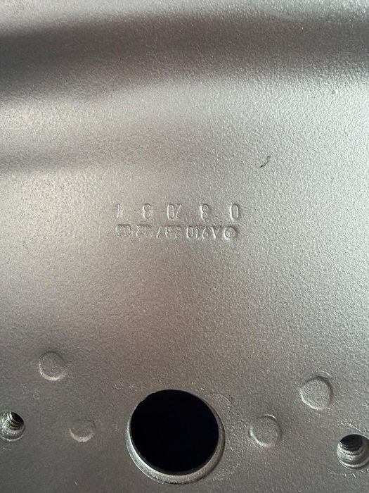 Originalen preden kapak za Mercedes sprinter W907