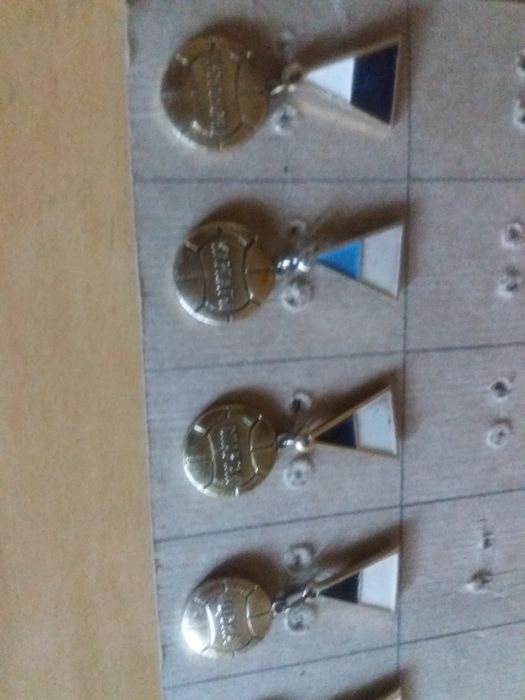 значки разные,  спортивные подвеска футбол, для коллекции