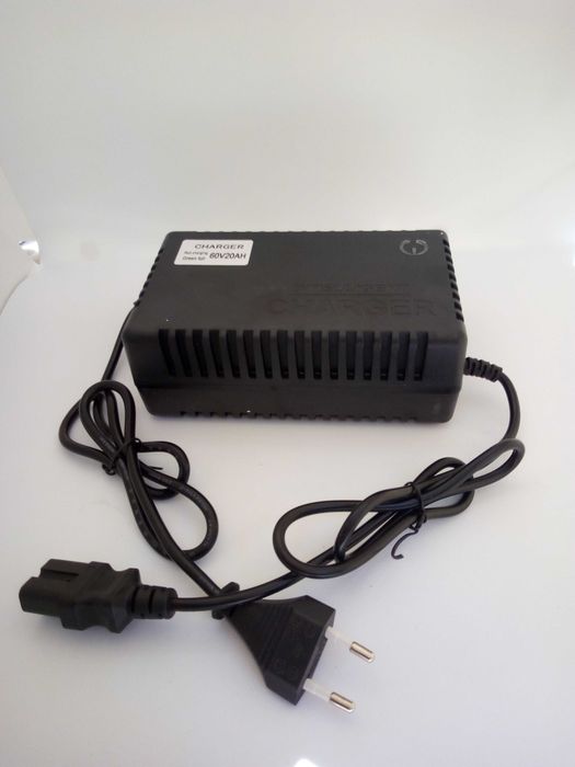 Incarcator pentru scuter electric baterii pe gel 60v20ah 67 2 ah