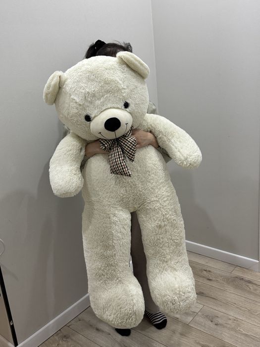 Плюшевые мишки белые