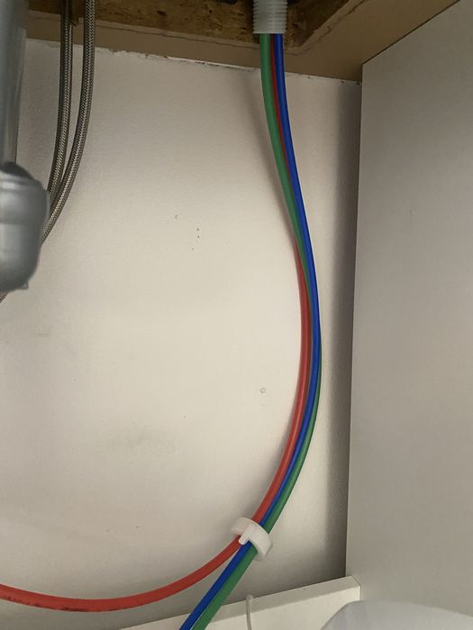 Sistem de tratare a apei cu robinet auxiliar eSpring