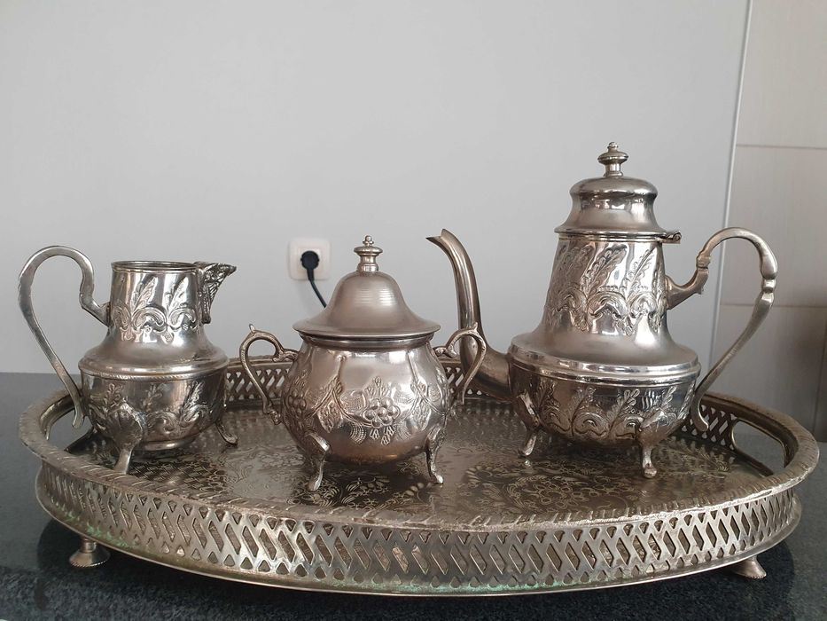 Арабски посребрен сервиз