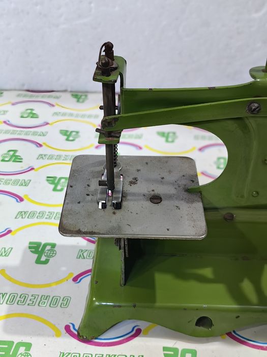 Стара Българска играчка Шевна машина