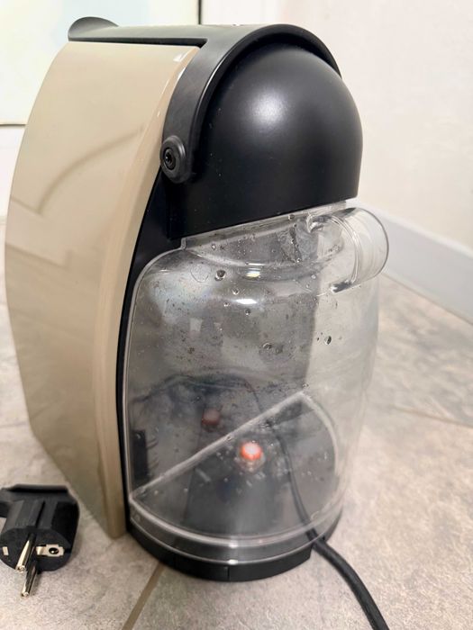 Капсулна кафемашина Nespresso Essenza