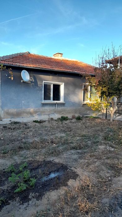 Продавам къща в с.Зимница