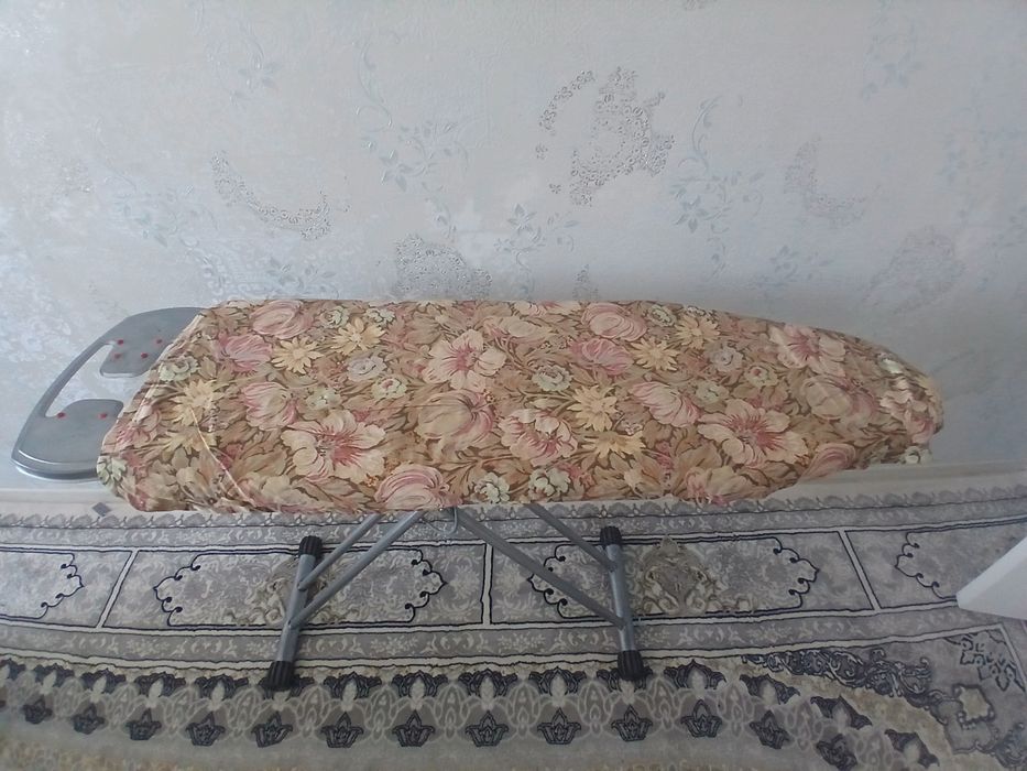 Dazmol stoli sotiladi