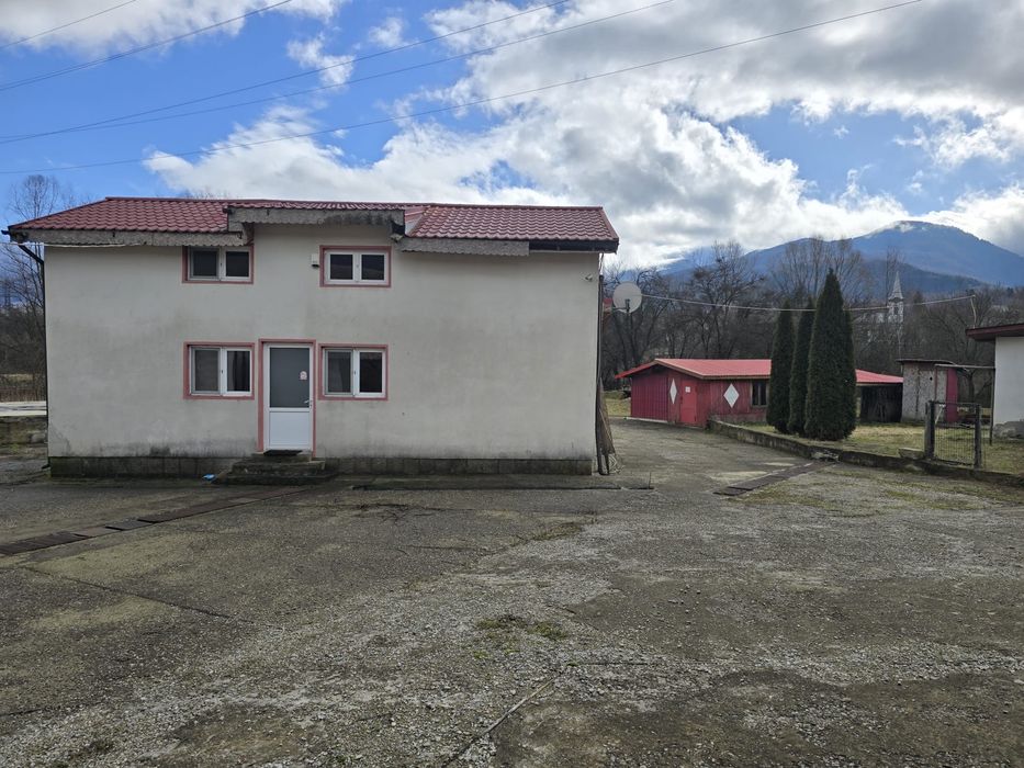 Pământ de vânzare + anexe