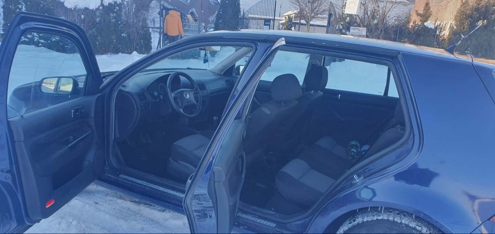 VW Golf 4 1.9 DIESEL AXR 101 Cai AN 2003 Acte la zi ! Gume noi iarna