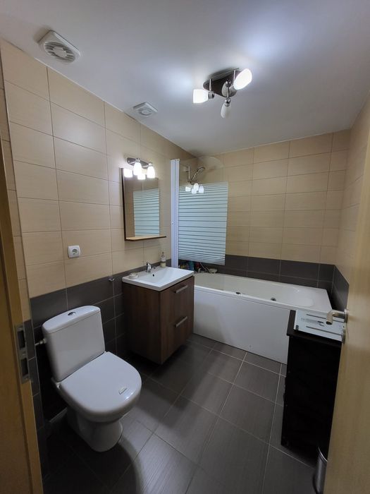 Vând apartament cu 3 camere