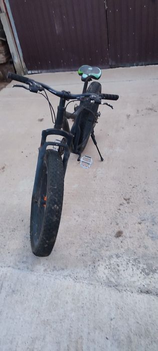 Bicicleta cu roti groase