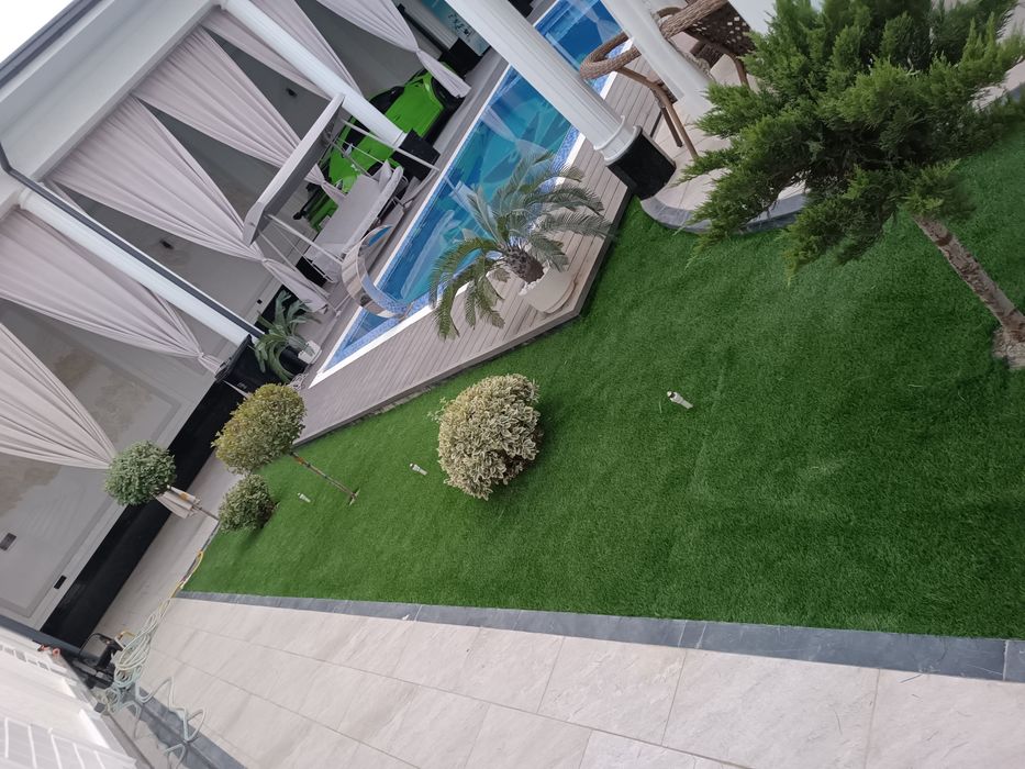 Искуственный  газон.. Iskustvenniy gazonlar