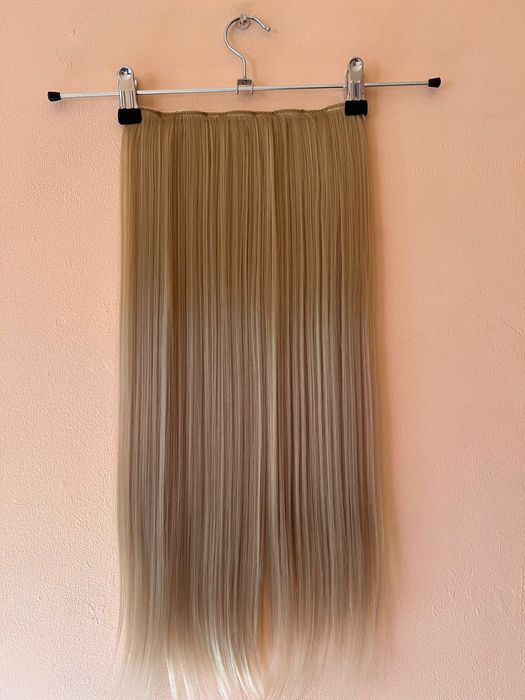 Екстеншън на треса 100 грама 
Дължина 60 см.  Ширина 25 см. с 5 щипки