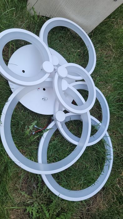 Люстры led продам