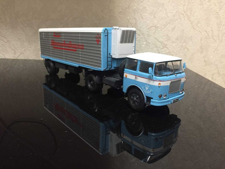 Коллекционные модели в маштабе 1/43.